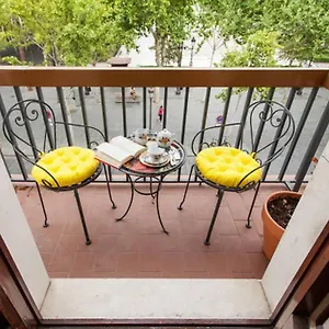 https://apartamento-plaza-nueva-seville.es-andalucia.com